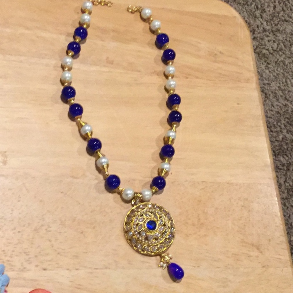 Beautiful  blue and white pearl  jewelry